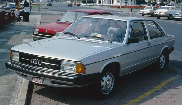Audi 100 C2
