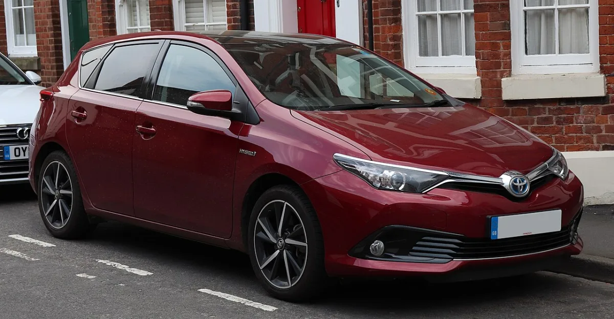 Toyota Auris E18