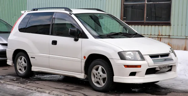 Mitsubishi Space Runner