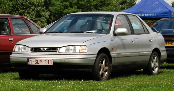 Hyundai Lantra 1. Generation
