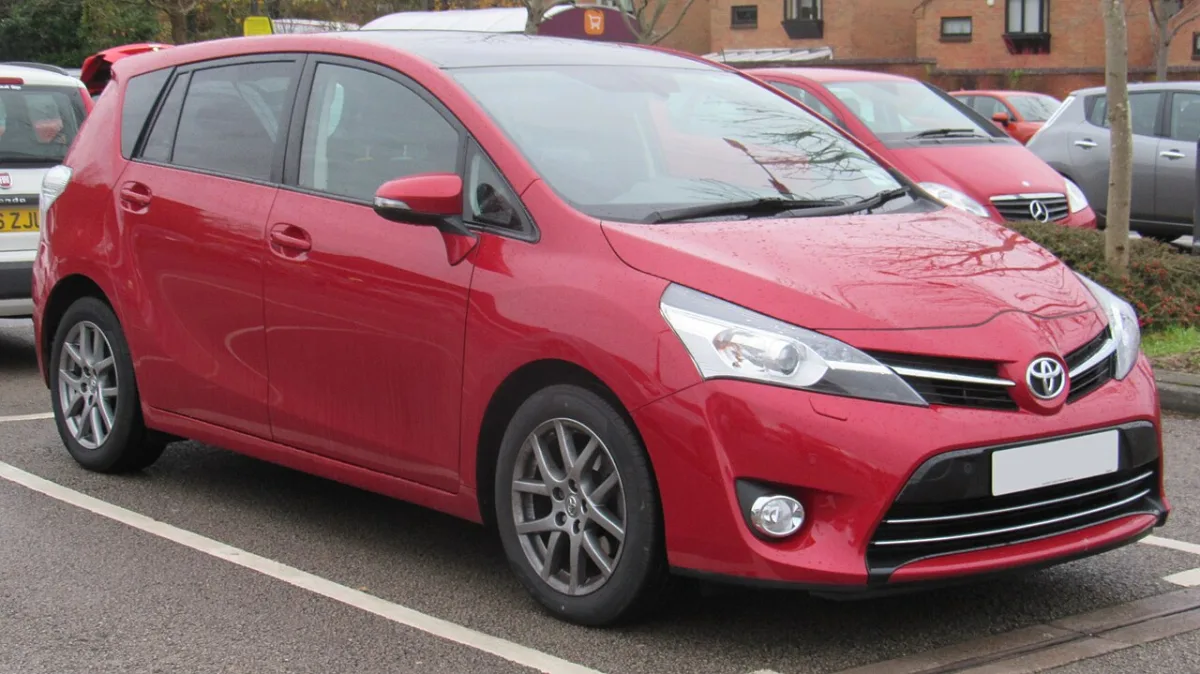 Toyota Verso AR2