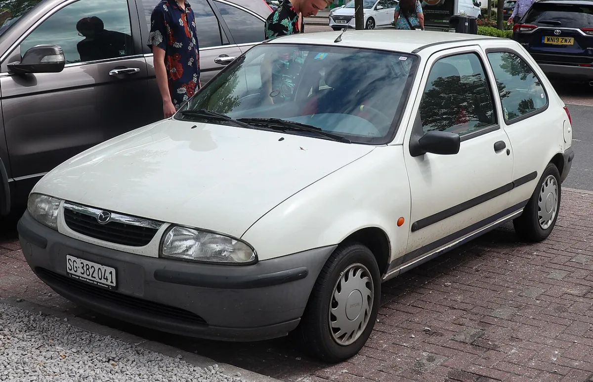 Mazda 121 SM