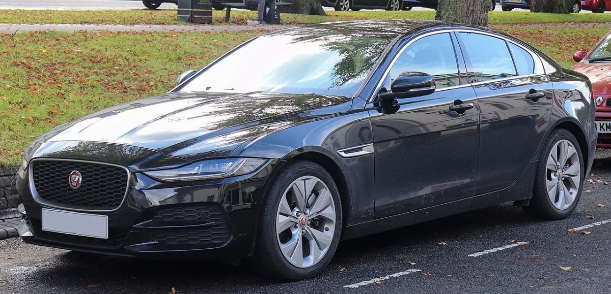 Jaguar XE X760