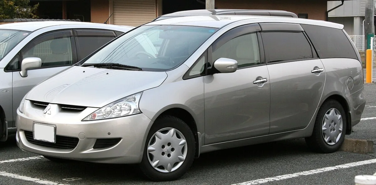 Mitsubishi Grandis 1. Generation