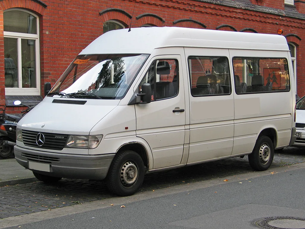 Mercedes-Benz Sprinter 902