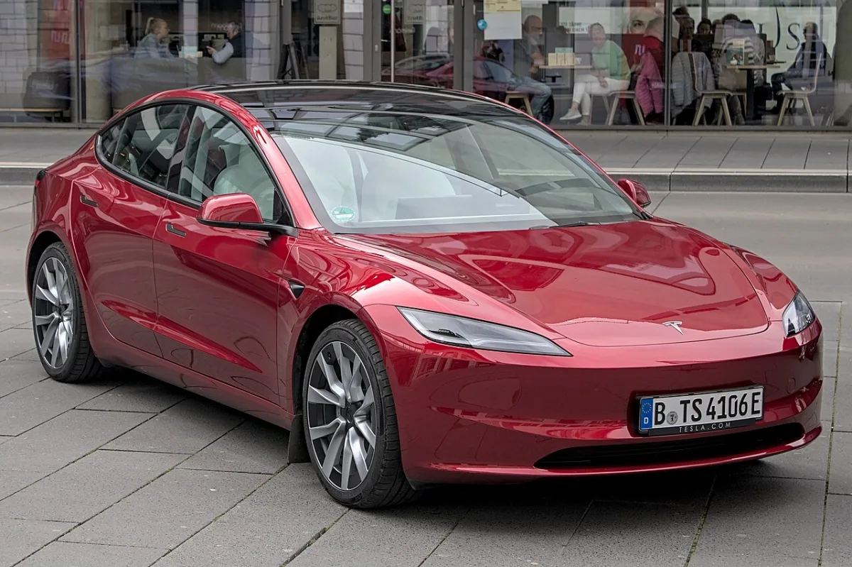 Tesla Model 3 1. Generation