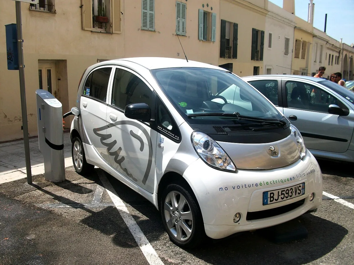Peugeot iOn 1. Generation