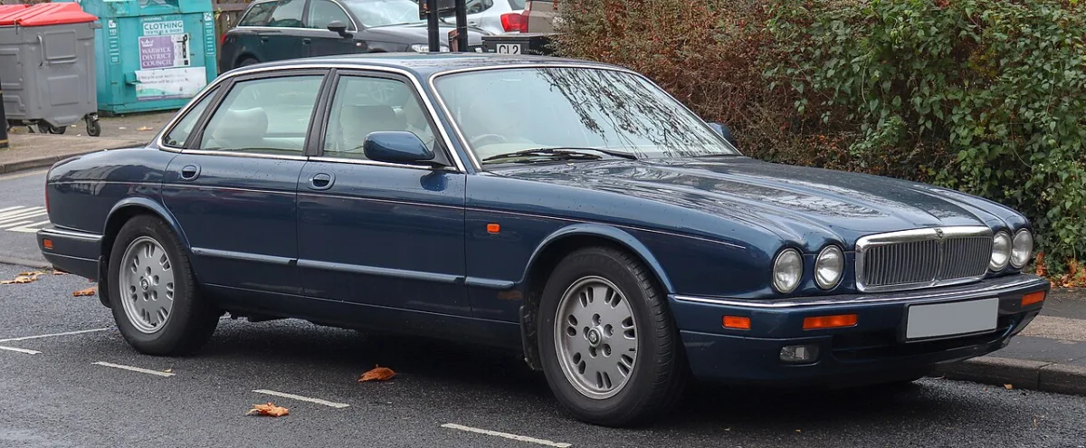 Jaguar Daimler X300