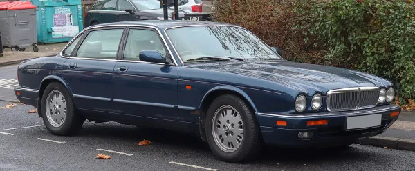 Jaguar Daimler X300