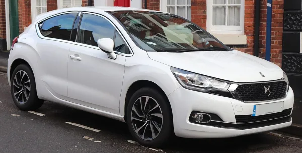 DS Automobiles DS 4 1. Generation