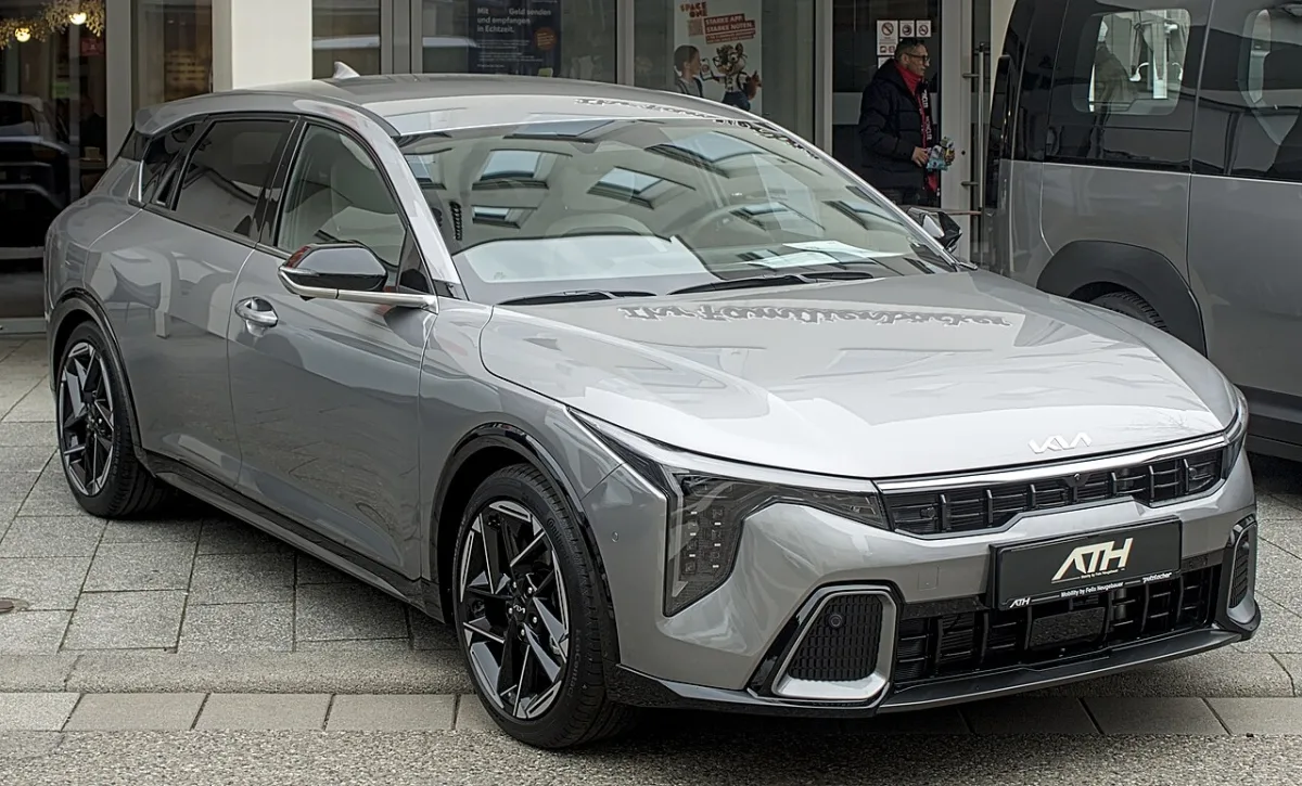 Kia K4 1. Generation