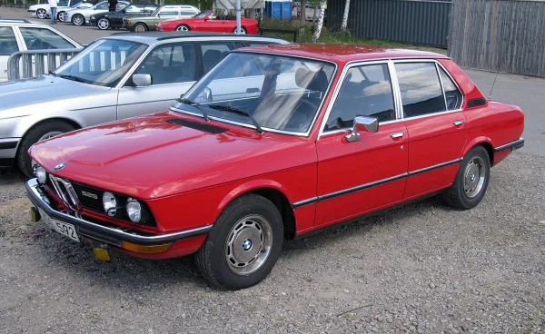 BMW 5 serija E12