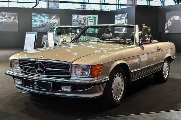 Mercedes-Benz SL-Klasse 107