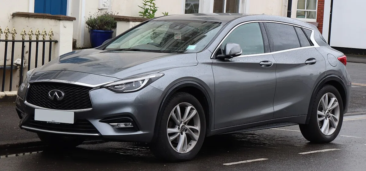 Infiniti Q30 H15