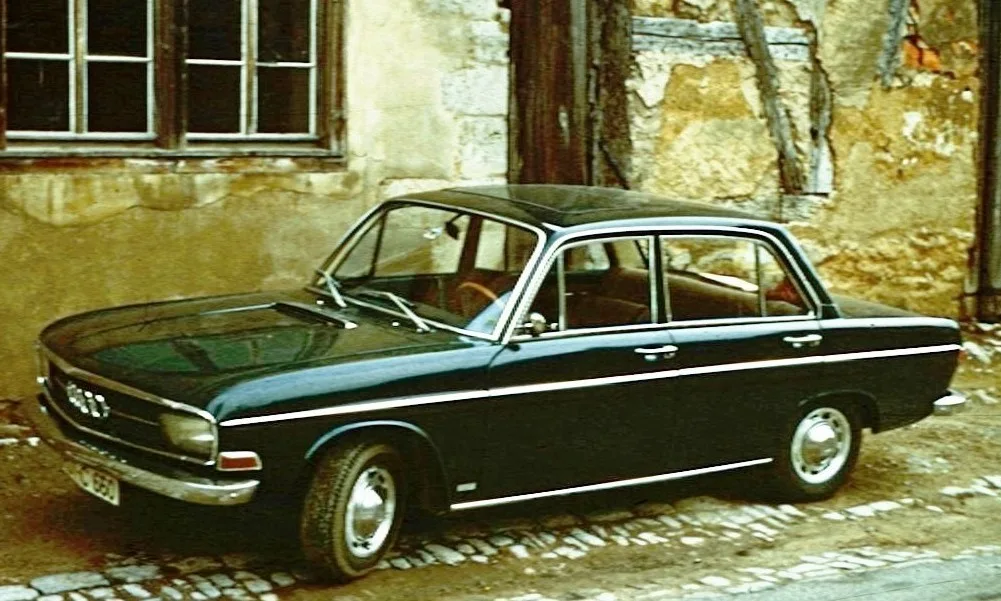 Audi F103 1. Generation