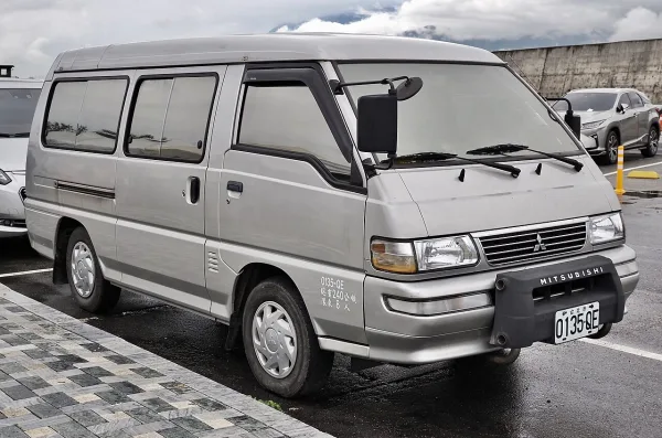 Mitsubishi L300