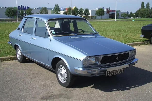 Renault R12