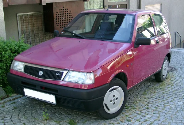 Lancia Y10