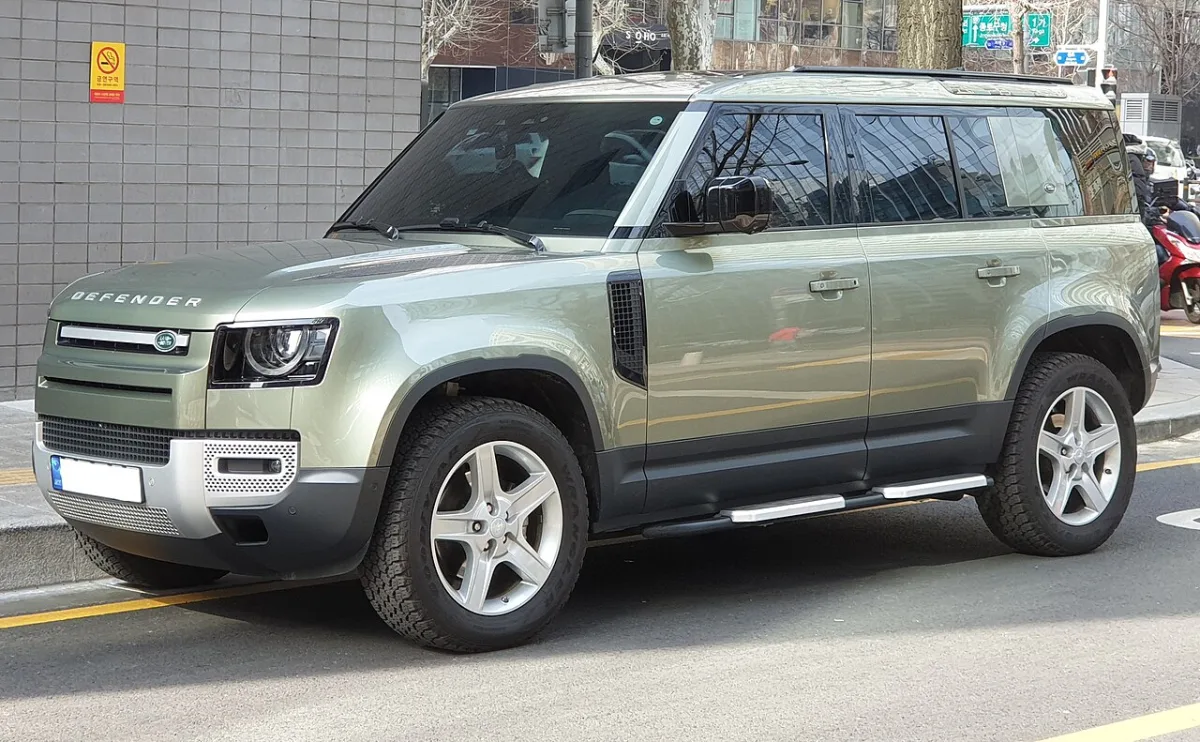 Land Rover Defender II