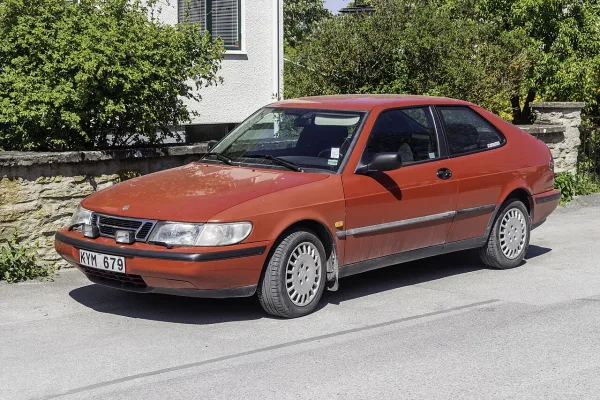 Saab 900