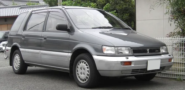 Mitsubishi Space Wagon 2. Generation