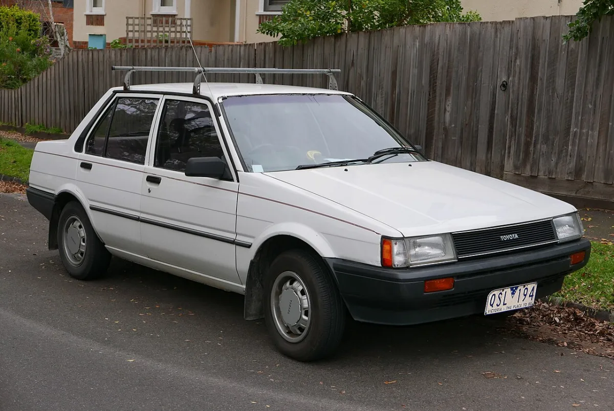 Toyota Corolla E8