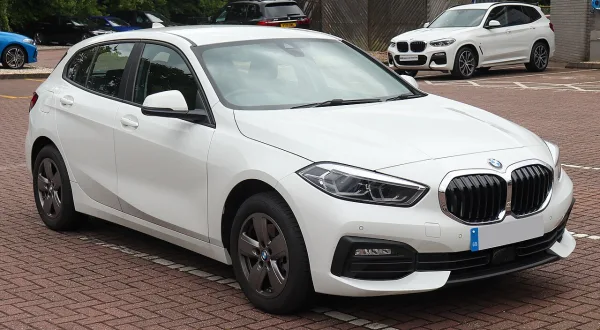 BMW 1 serija F40