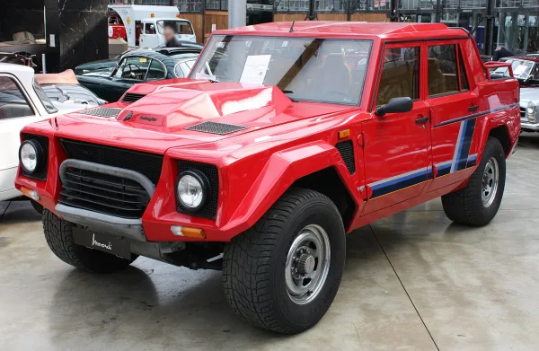 Lamborghini LM002