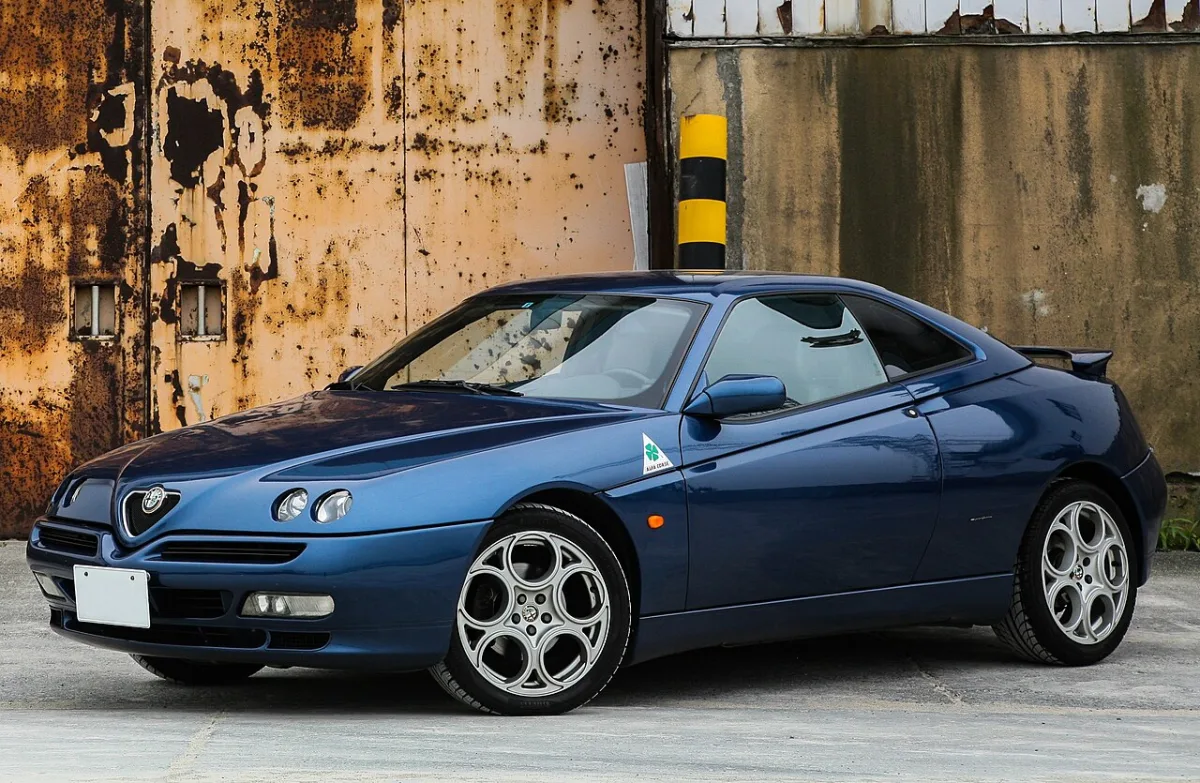 Alfa Romeo GTV 916