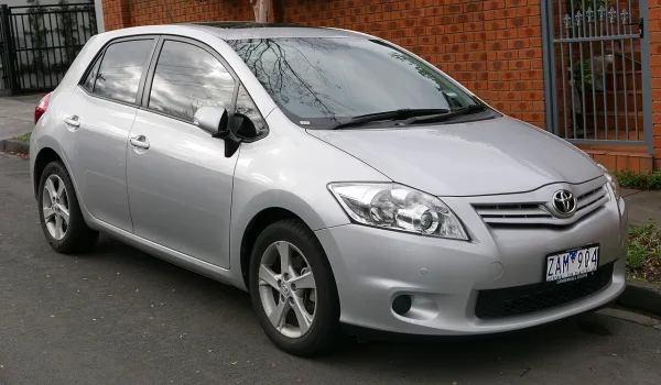 Toyota Auris E15