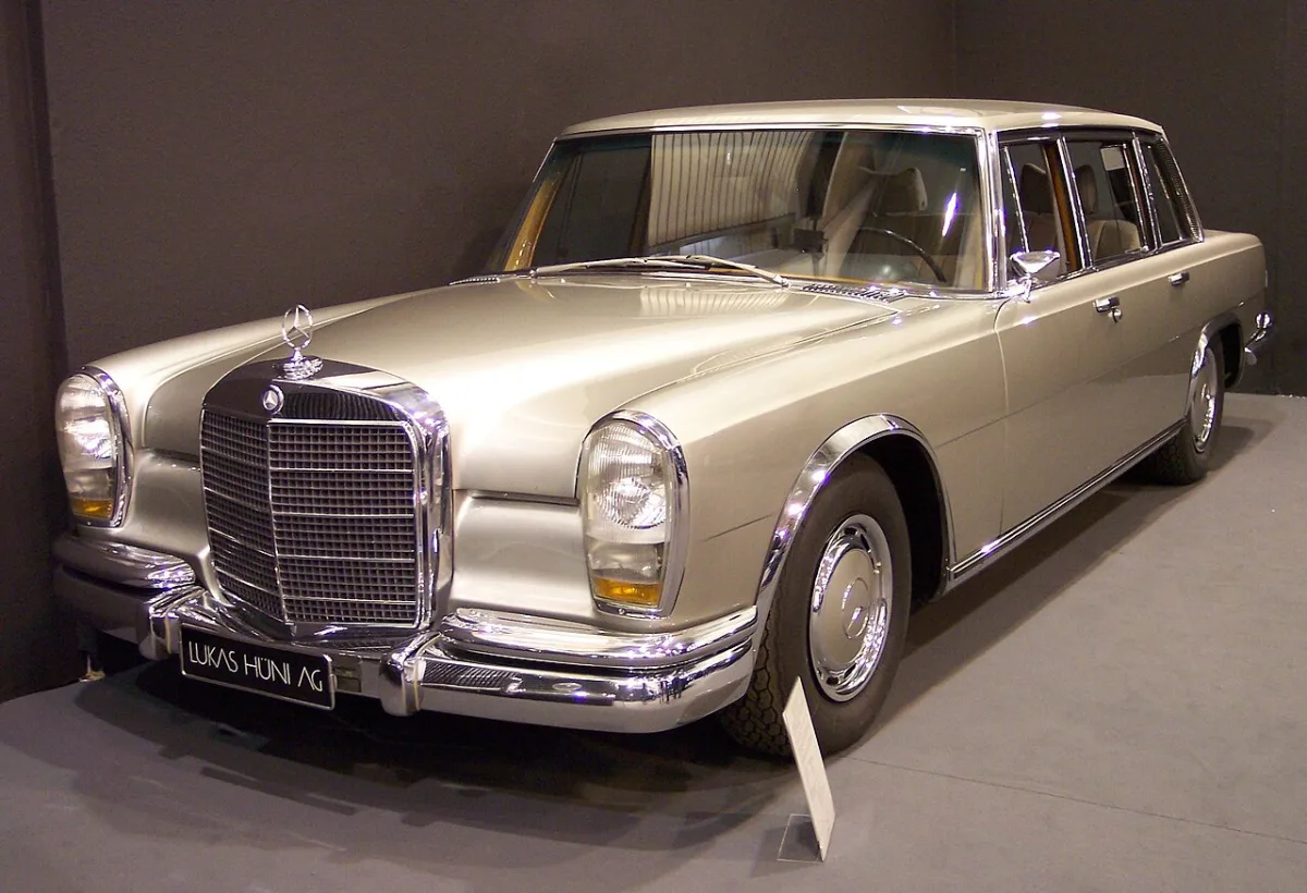 Mercedes-Benz 600 100