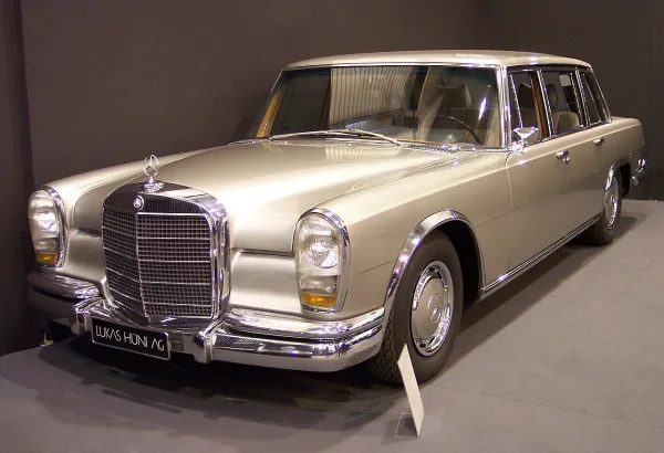 Mercedes-Benz 600