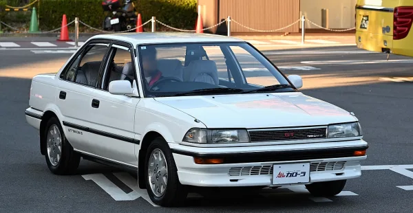 Toyota Corolla E9