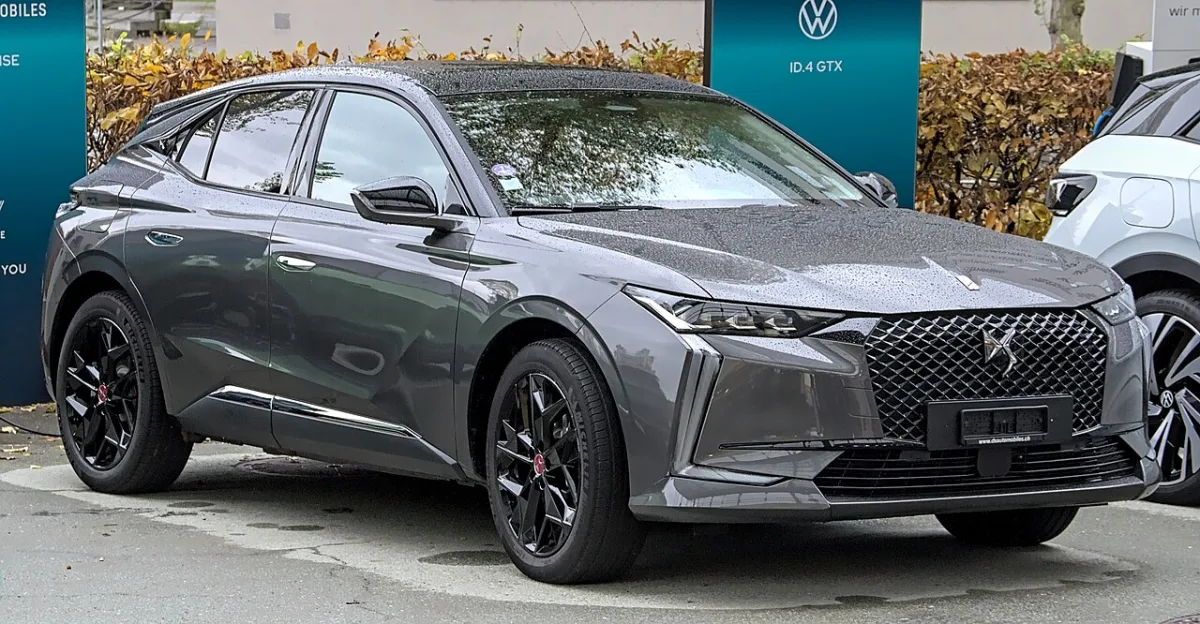 DS Automobiles N°4 1. Generation