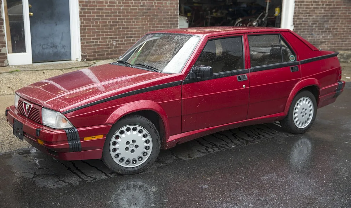 Alfa Romeo 75 162