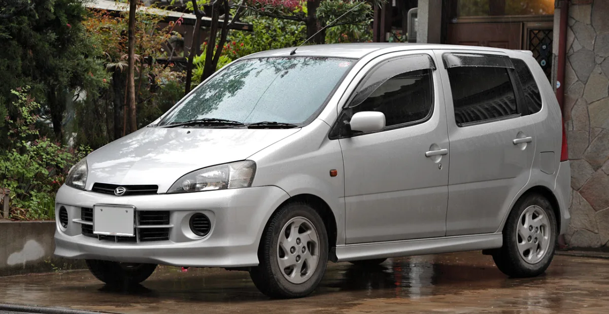 Daihatsu YRV 1. Generation
