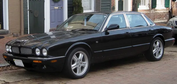 Jaguar Daimler X308