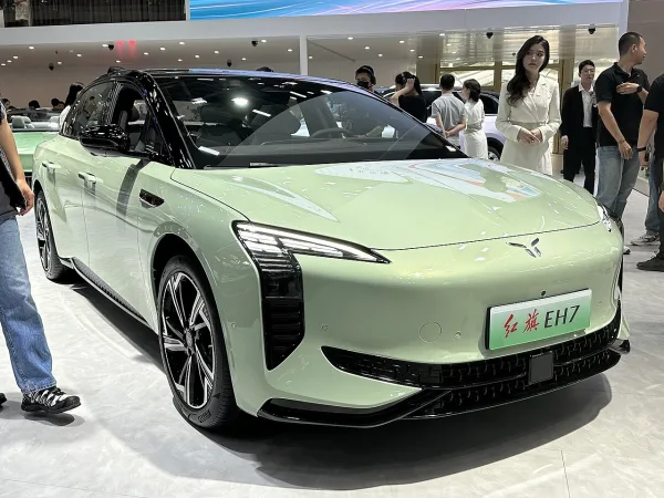 Hongqi EHS7