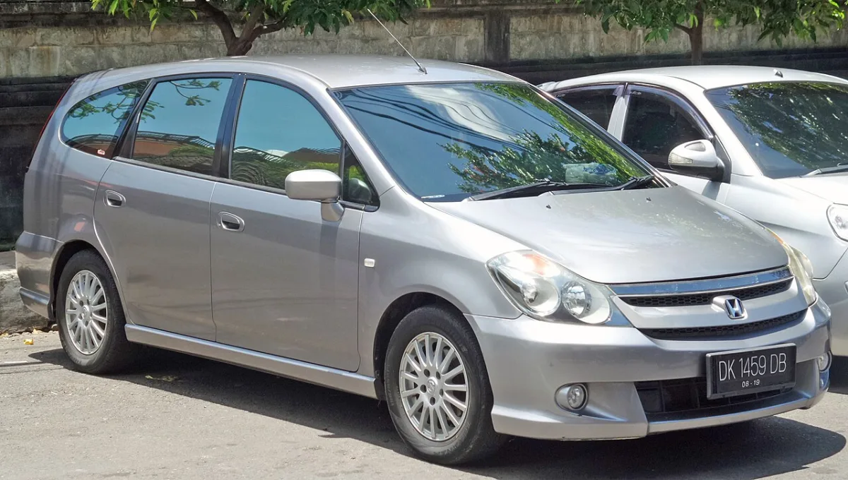 Honda Stream 1. Generation