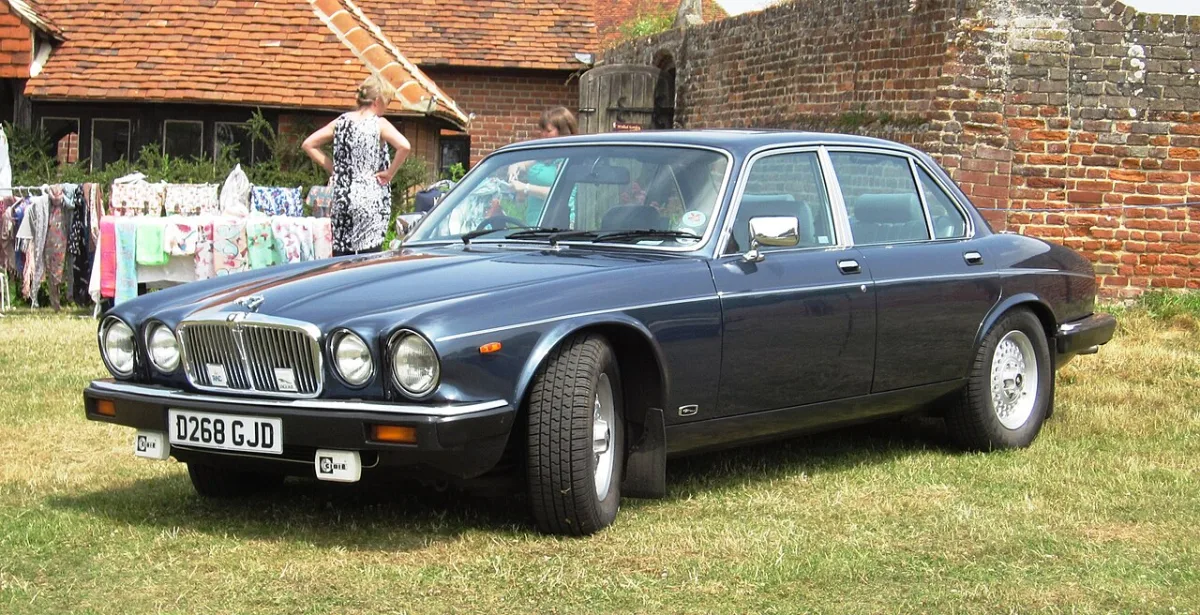 Jaguar XJ X300