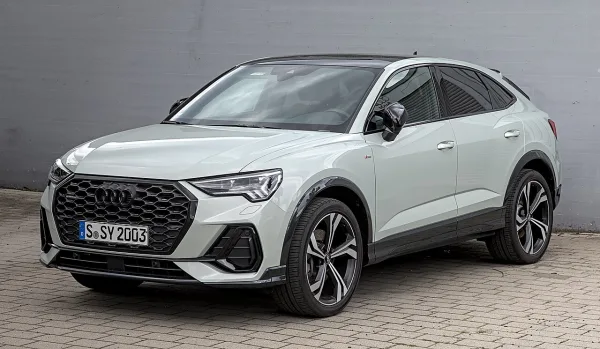 Audi Q3 F3