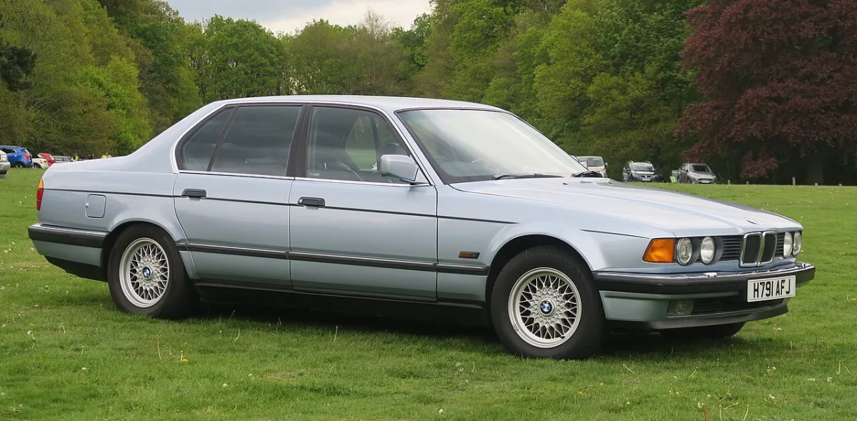 BMW 7 serija E32