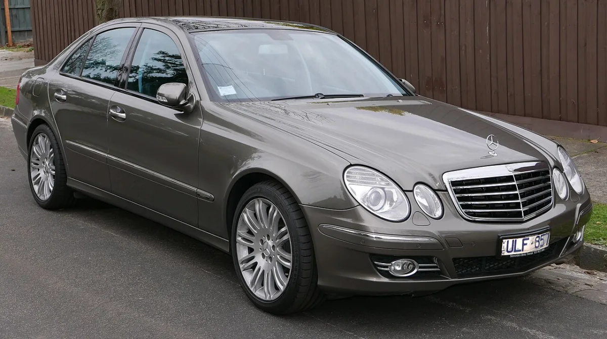 Mercedes-Benz E-Klasse 211