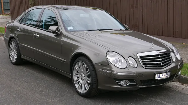 Mercedes-Benz E-Klasse 211